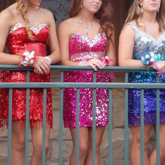 Homecoming dress. Pink. Size 8 - Picture 3 of 4